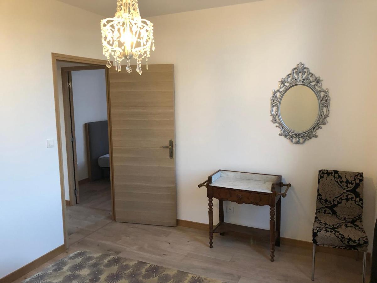 Chambres Au Chateau Du Mouillat Saint-Clair-de-la-Tour المظهر الخارجي الصورة