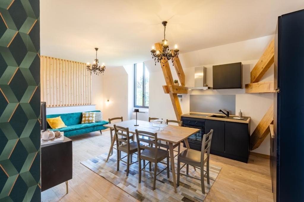 Chambres Au Chateau Du Mouillat Saint-Clair-de-la-Tour المظهر الخارجي الصورة